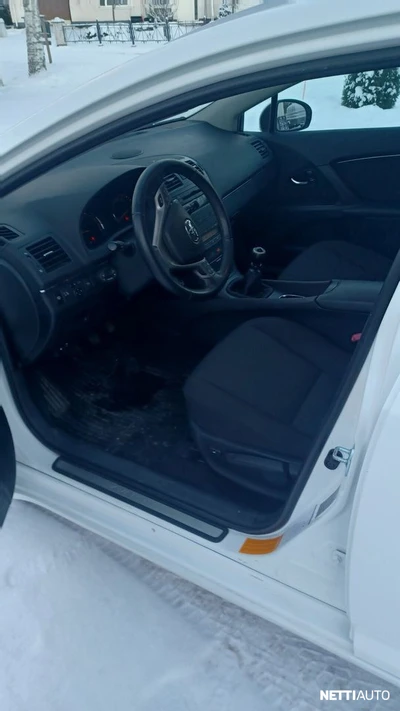 Toyota Avensis 2010, photo 4/6