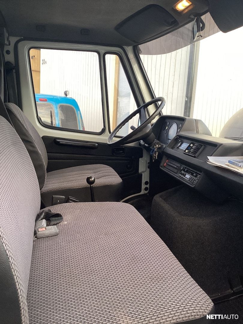 Mercedes-Benz 209