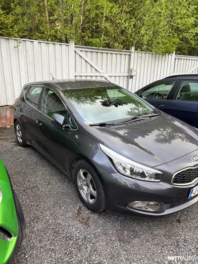 Kia Ceed 2013, photo 3/4