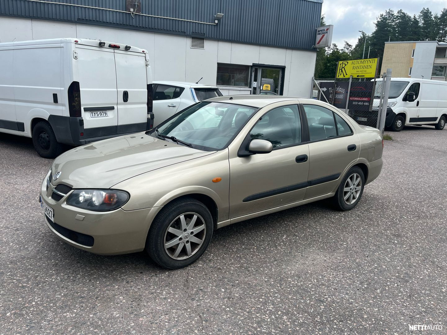 Nissan Almera