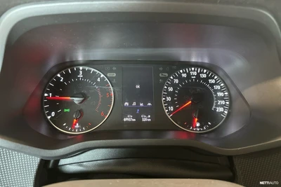 Renault Trafic 2023, photo 7/17