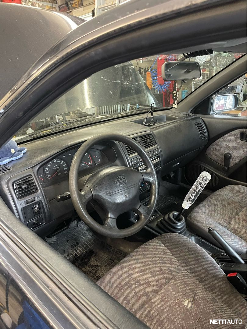 Nissan Almera