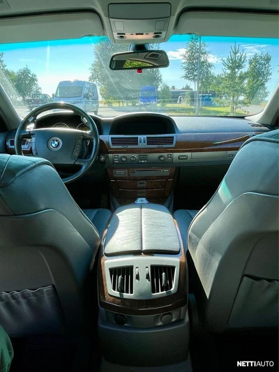 BMW 745 2002, photo 3/16