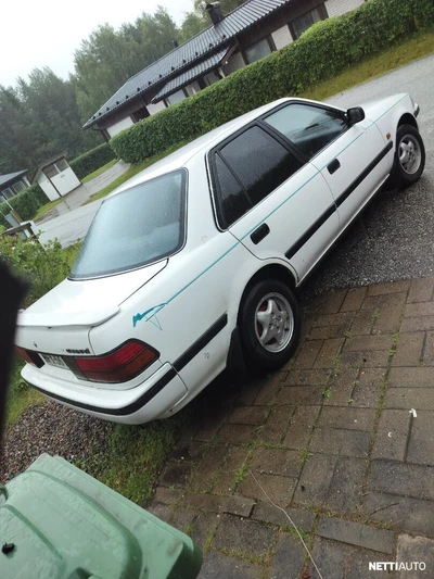 Toyota Carina II 1991, kuva 3/4