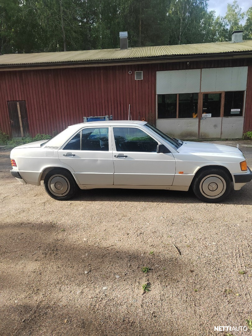 Mercedes-Benz 190