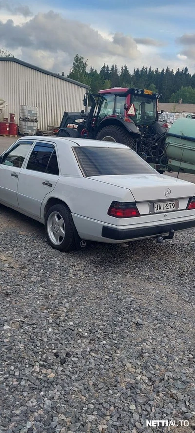 Mercedes-Benz 200 1989, kuva 3/10