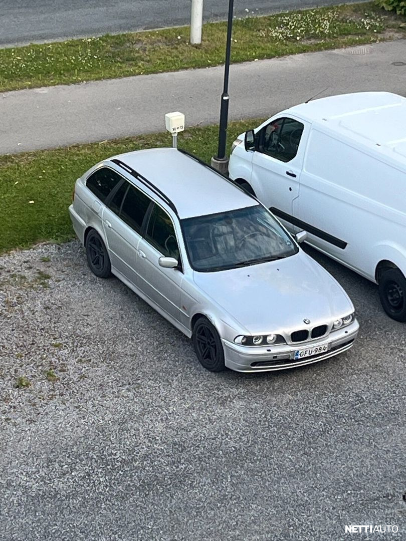 BMW 525