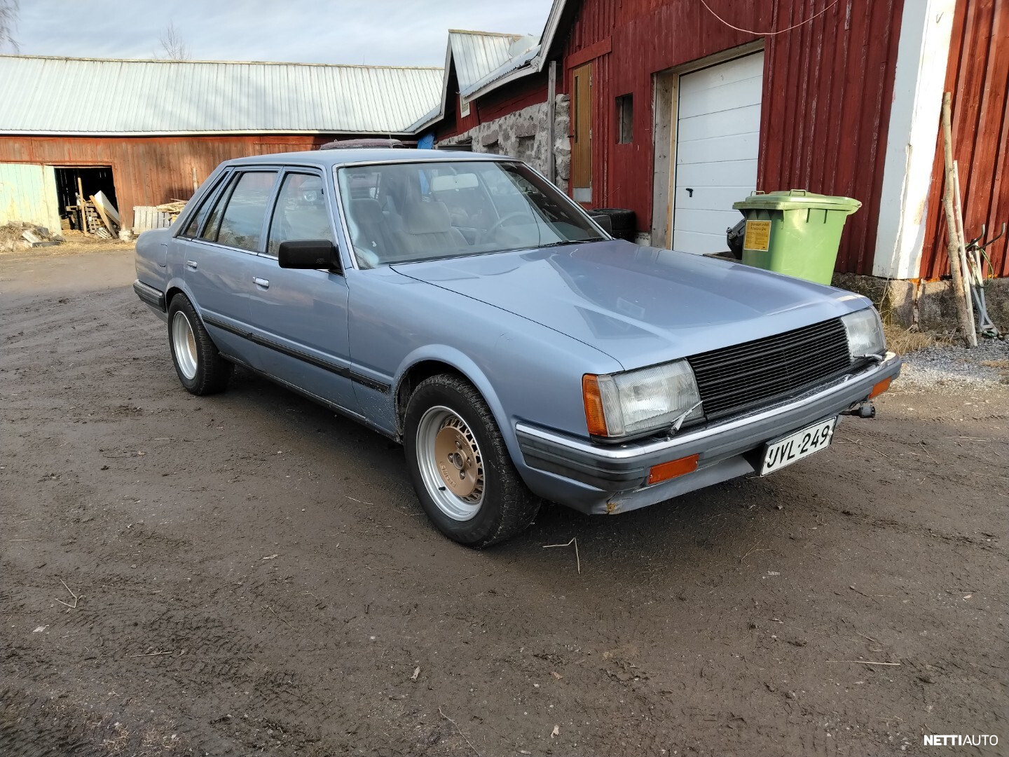 Nissan Laurel