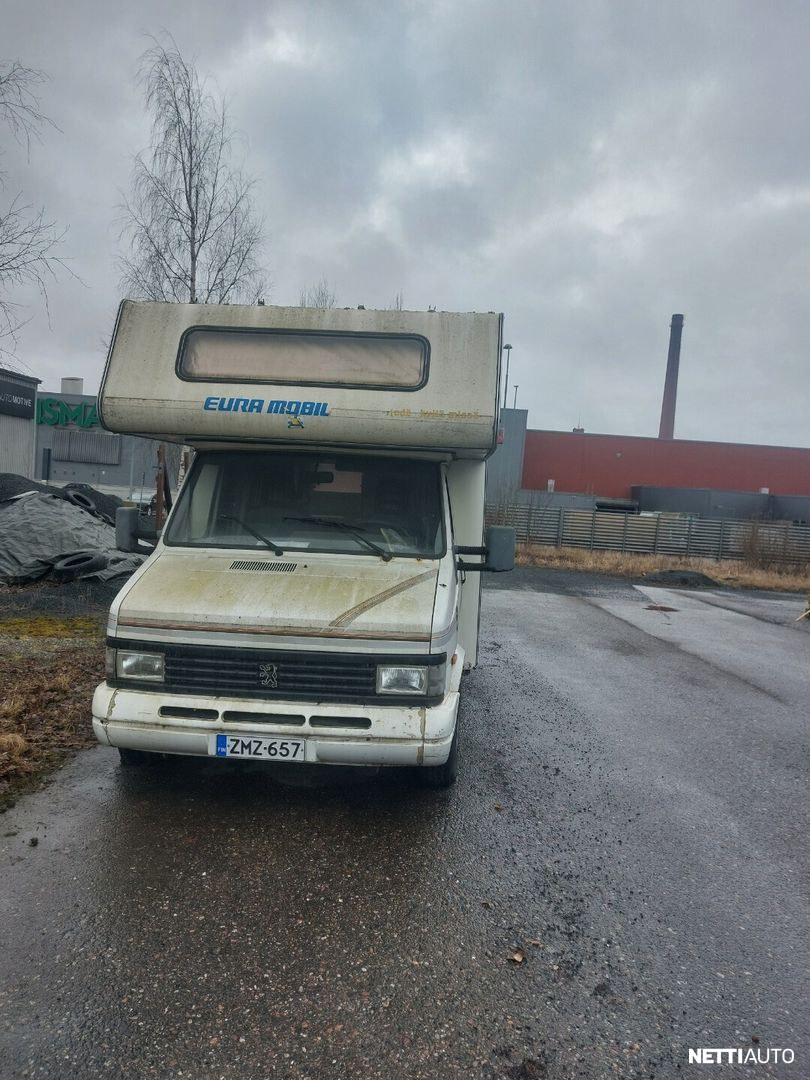 Peugeot J5
