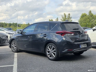 Toyota Auris 1,8 Hybrid Premium 2015, kuva 2/6