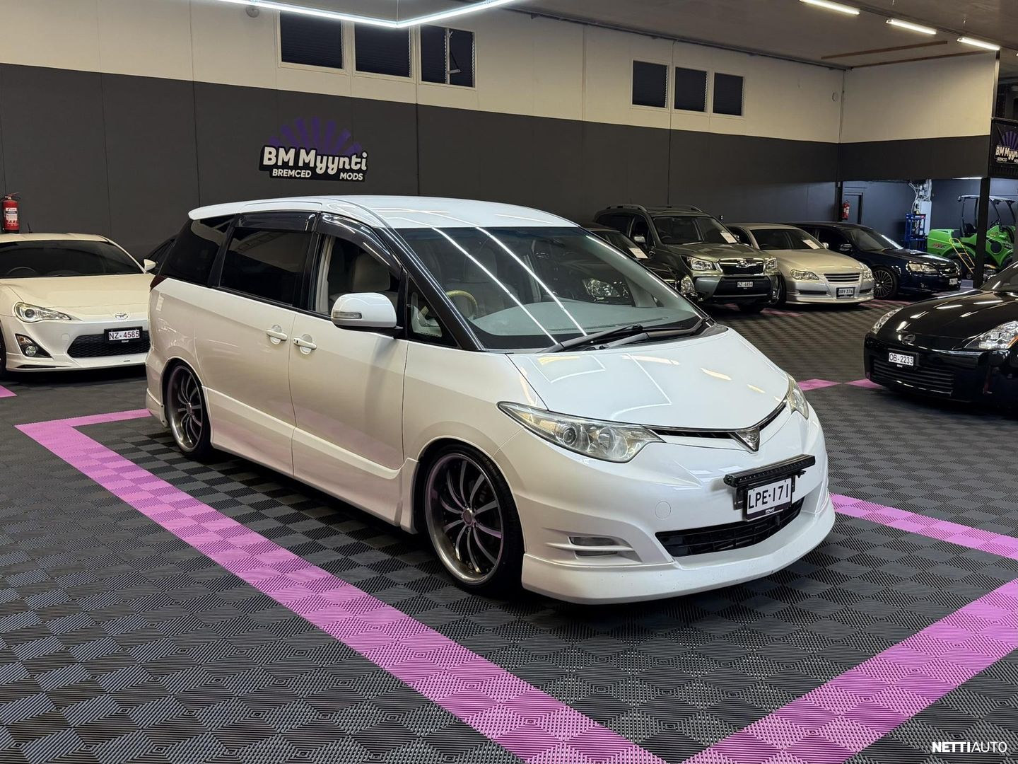 Toyota Estima
