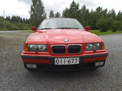 BMW 316 i 1,6 4d 1997, kuva 1/10