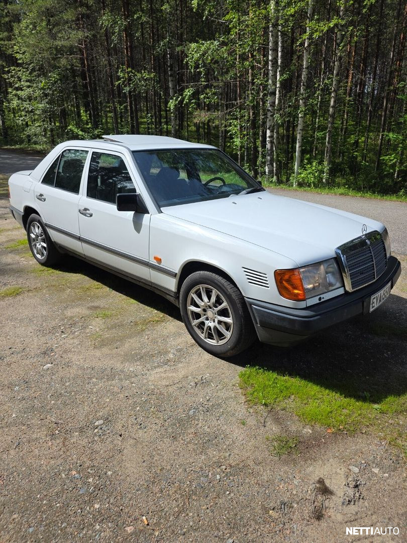 Mercedes-Benz 300