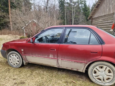 Toyota Corolla 2001, kuva 2/5