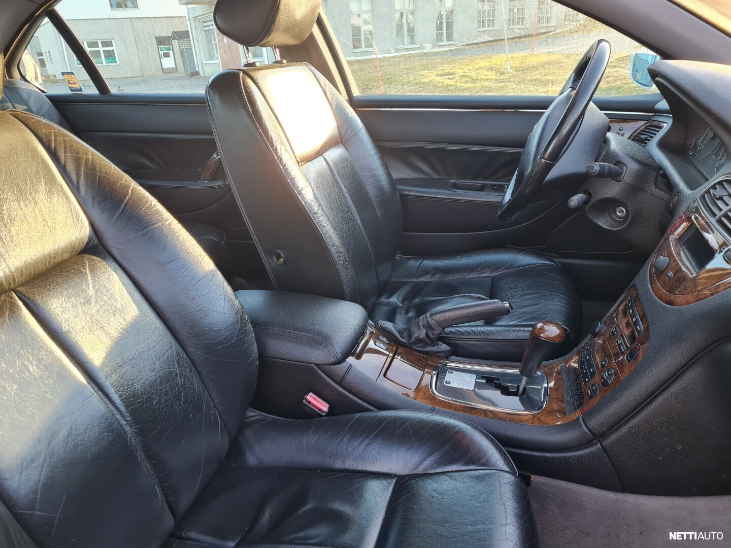 Peugeot 607