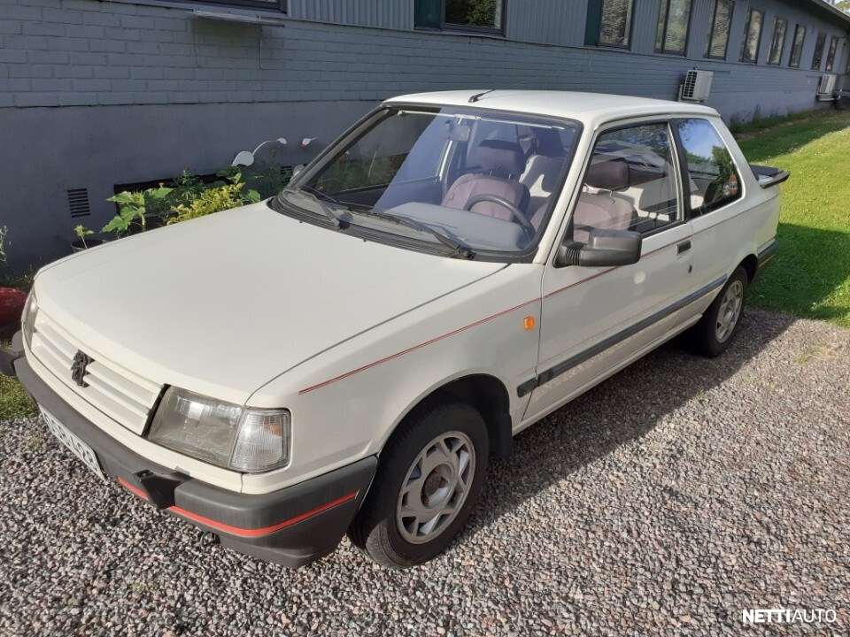 Peugeot 309
