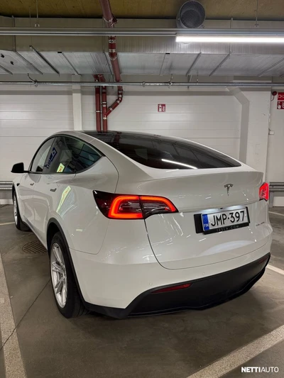 Tesla Model Y 2022, kuva 4/9