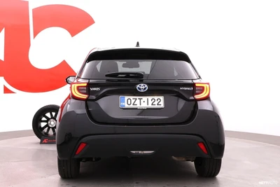 Toyota Yaris 1,5 Hybrid Style 2023, photo 4/31