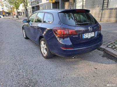 Opel Astra 2011, kuva 3/5