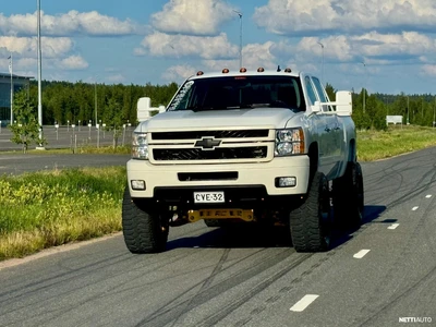 Chevrolet Silverado 2500 HD Crew Cab Z71 2011, photo 1/15