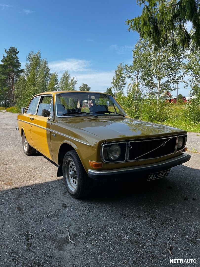 Volvo 142
