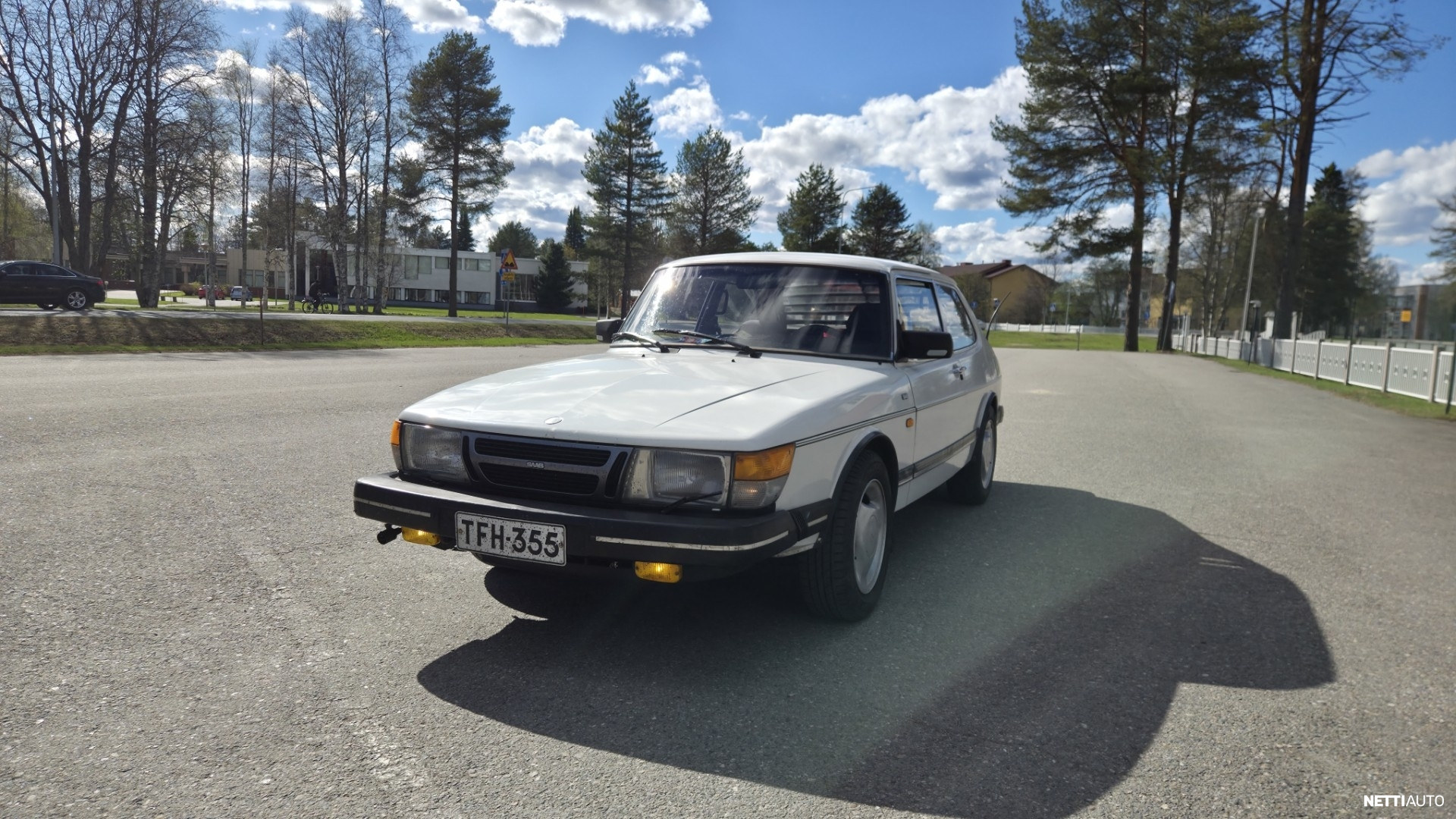 Saab 900