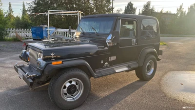 Jeep Wrangler 2,5 Laredo 3d 1989, photo 2/4