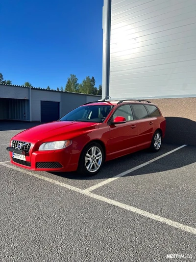 Volvo V70 1,6D DRIVe aut 2012, kuva 3/16