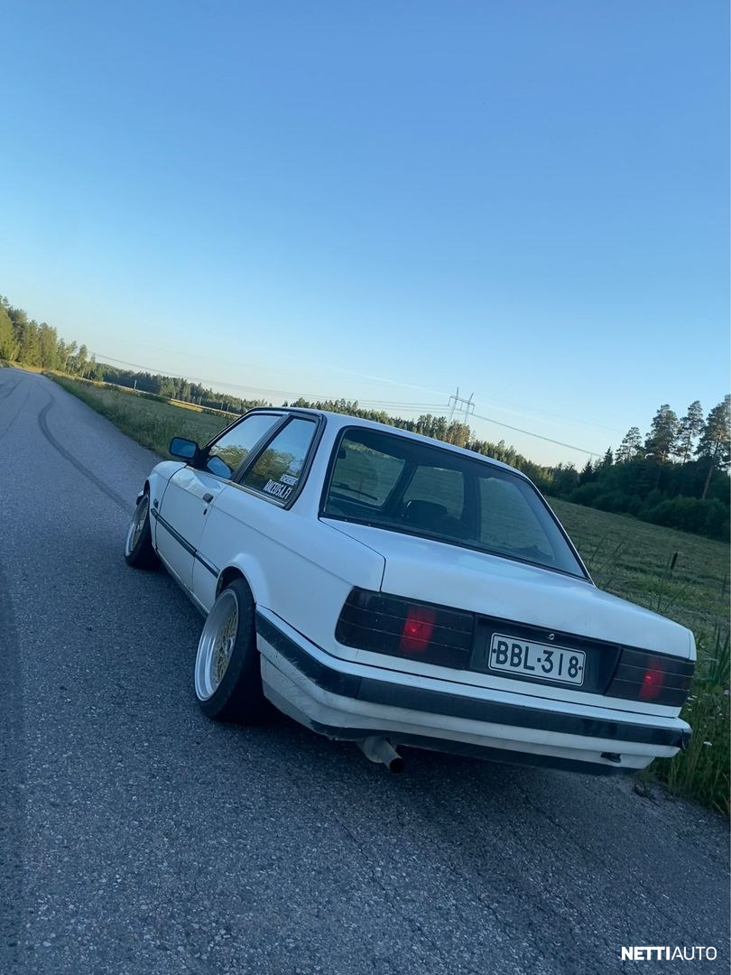 BMW 318 1986, photo 3/9