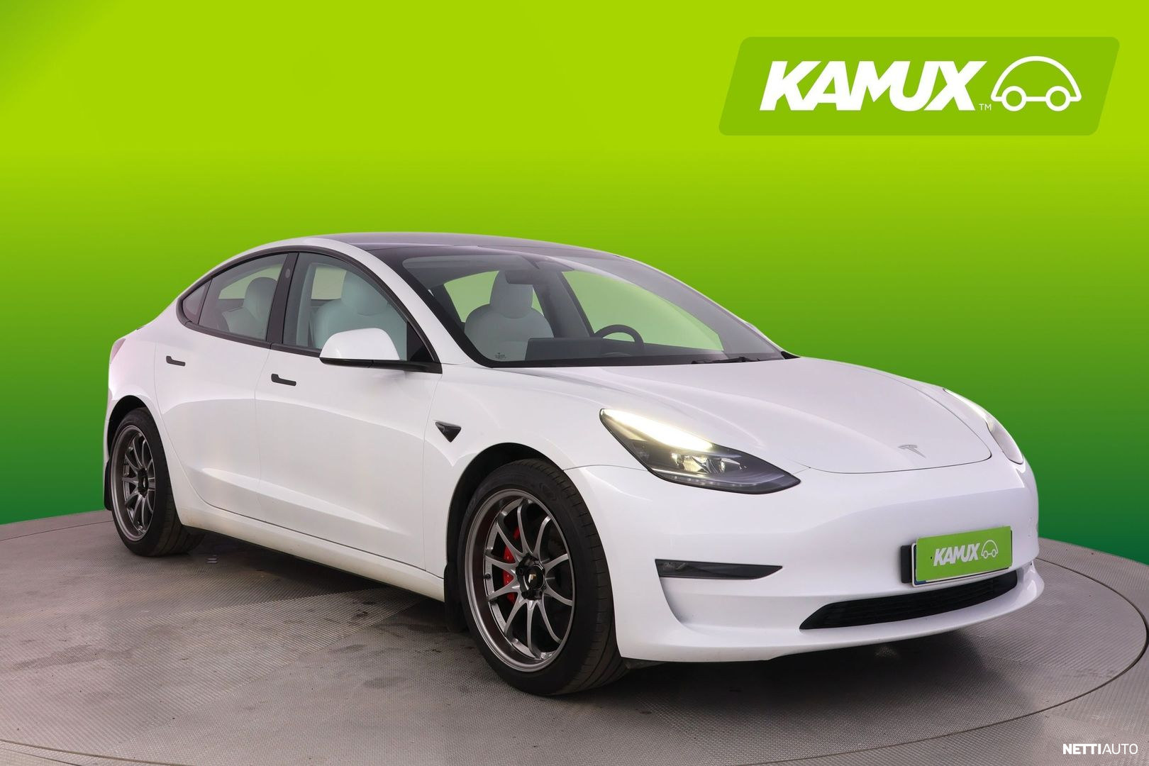 Tesla Model 3 Performance AWD **Tulossa myyntiin**