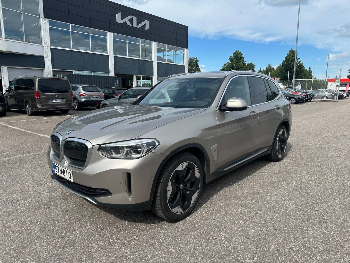 BMW iX3