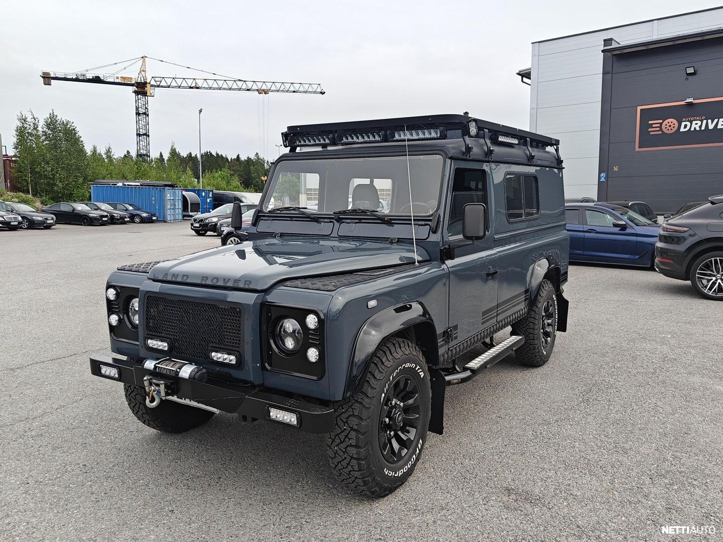 Land Rover Defender