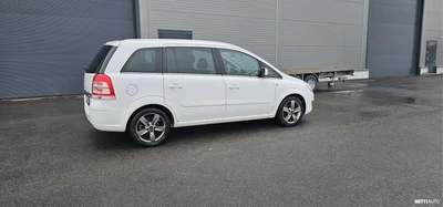 Opel Zafira 2011, photo 2/10