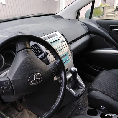 Toyota Corolla Verso 2009, photo 3/6