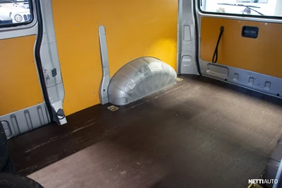 Toyota Hiace 2.5 D-4D 117 5ov 4WD pitkä 2011, photo 7/15