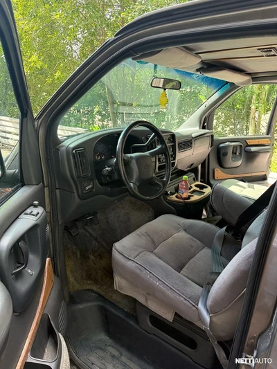 Chevrolet Chevy Van 2001, kuva 3/5