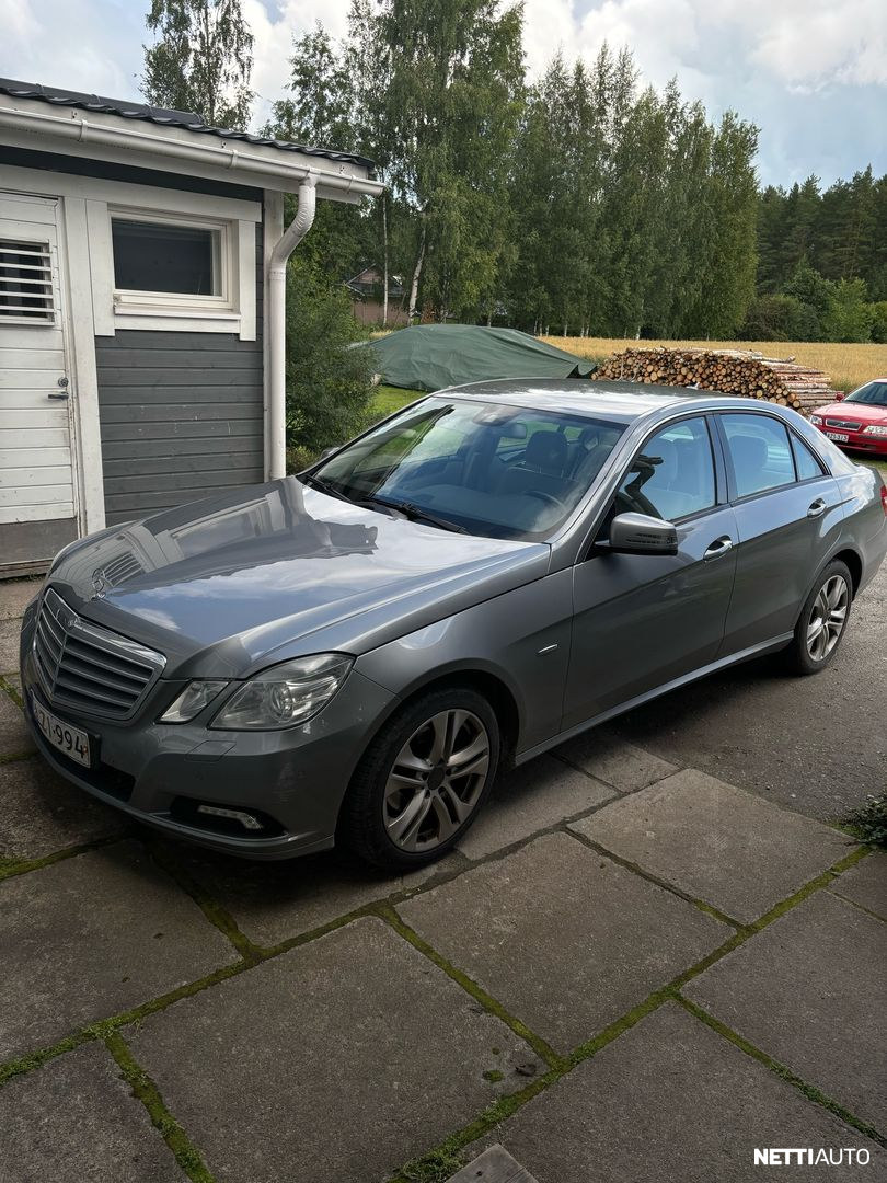 Mercedes-Benz E 220