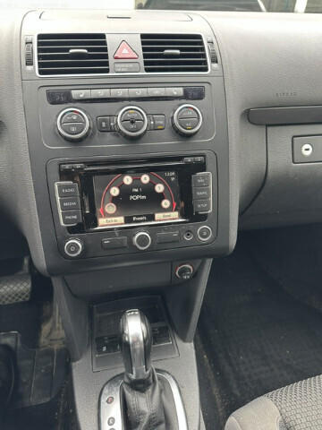 Volkswagen Touran 2013, kuva 7/7