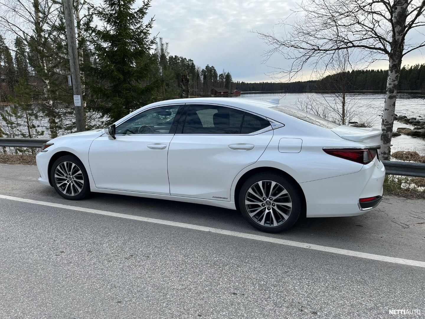Lexus ES300 2021, photo 2/9