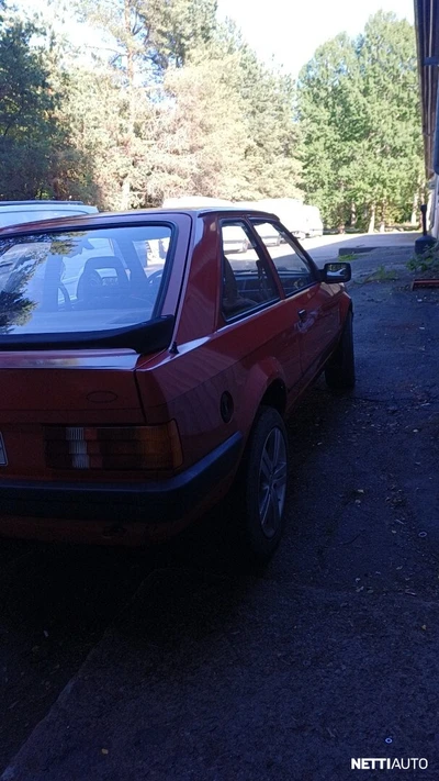 Ford Escort 1984, kuva 4/8