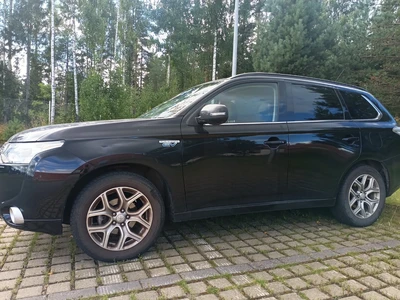 Mitsubishi Outlander 2013, kuva 3/17