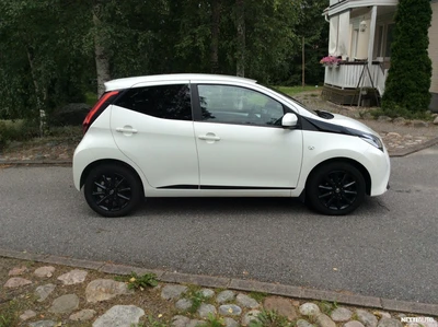 Toyota Aygo 1,0 VVT-i Launch Edition 5ov 2018, kuva 2/17