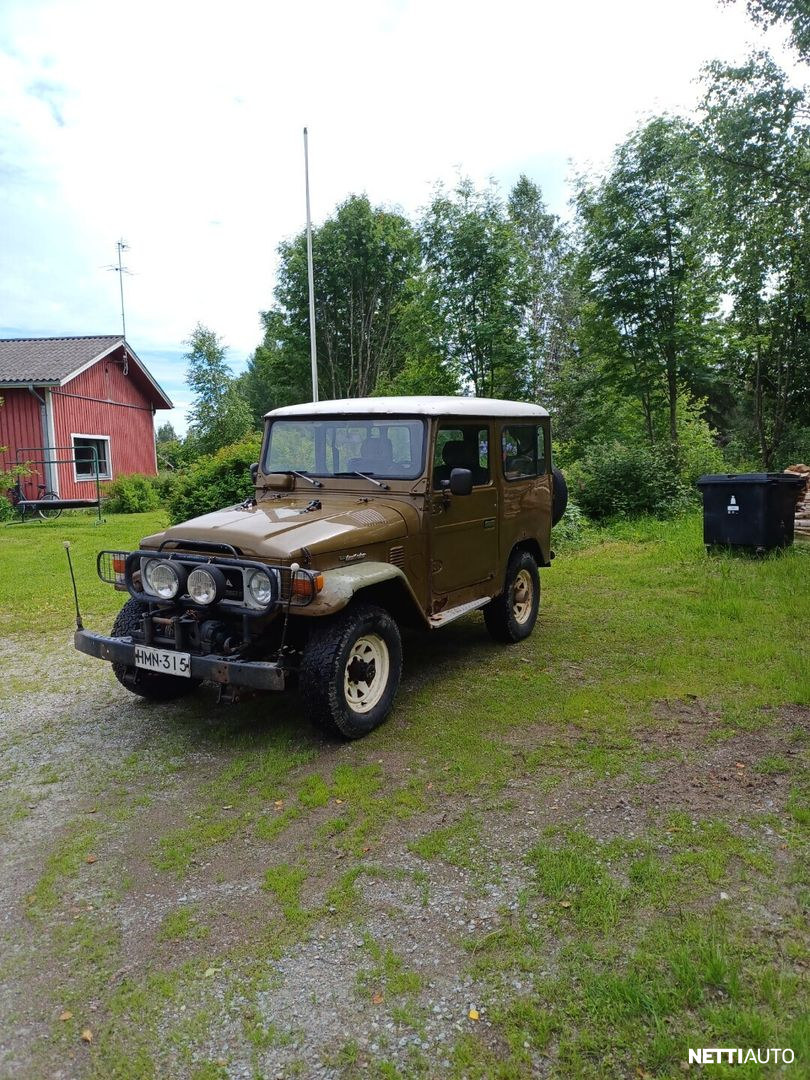 Toyota Land Cruiser