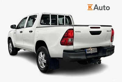Toyota Hilux Double Cab 4WD 2,4D Life 2022, photo 2/26