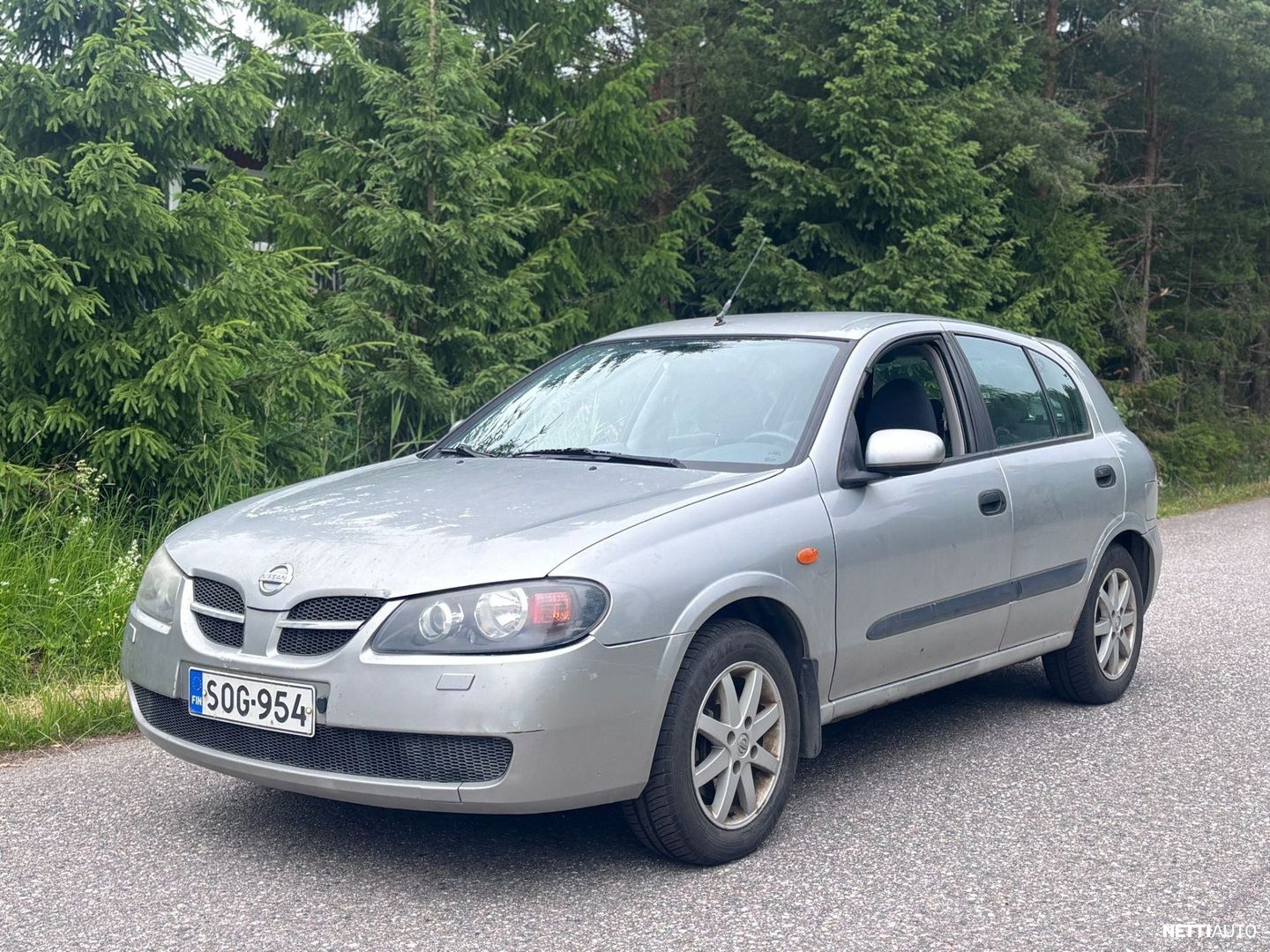 Nissan Almera