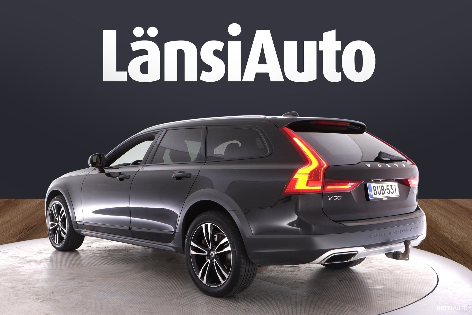 Volvo V90 Cross Country 2017, photo 6/65