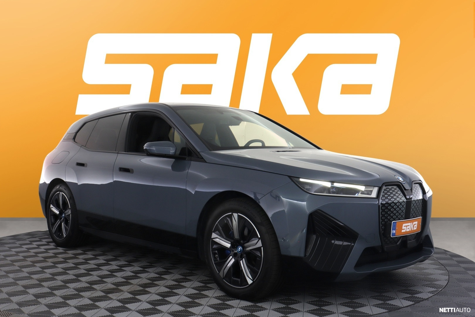 BMW iX
