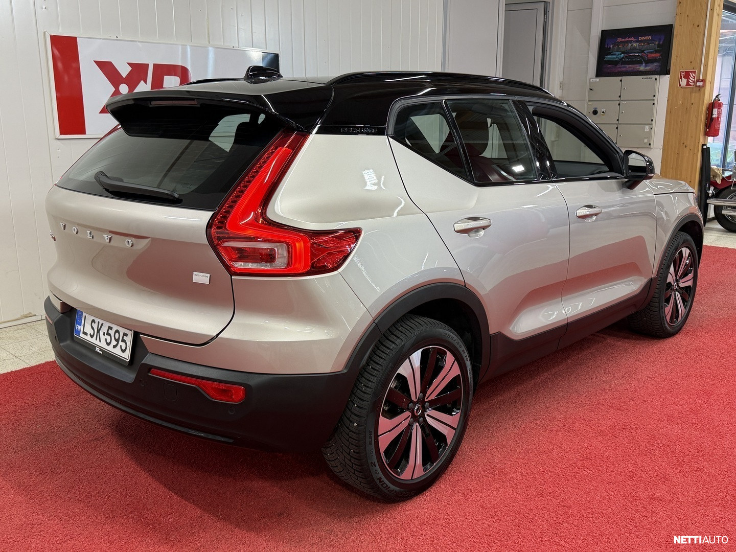 Volvo XC40 2023, photo 5/23