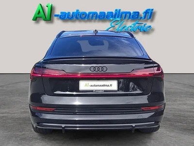 Audi e-tron 2023, photo 6/24