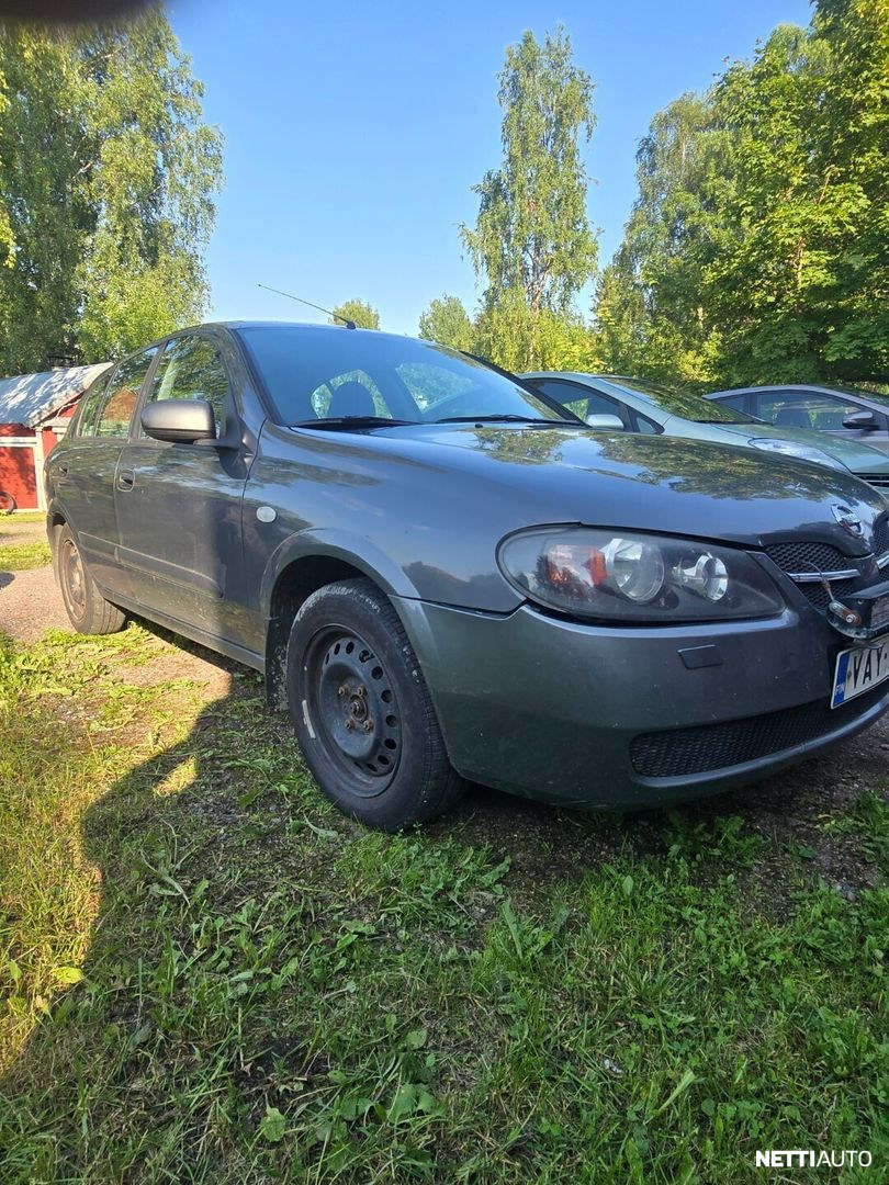 Nissan Almera